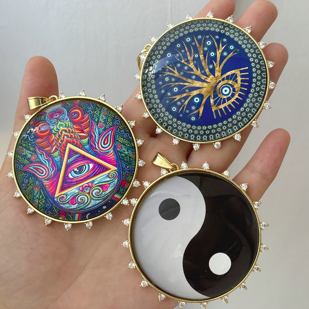 Big round pendant
