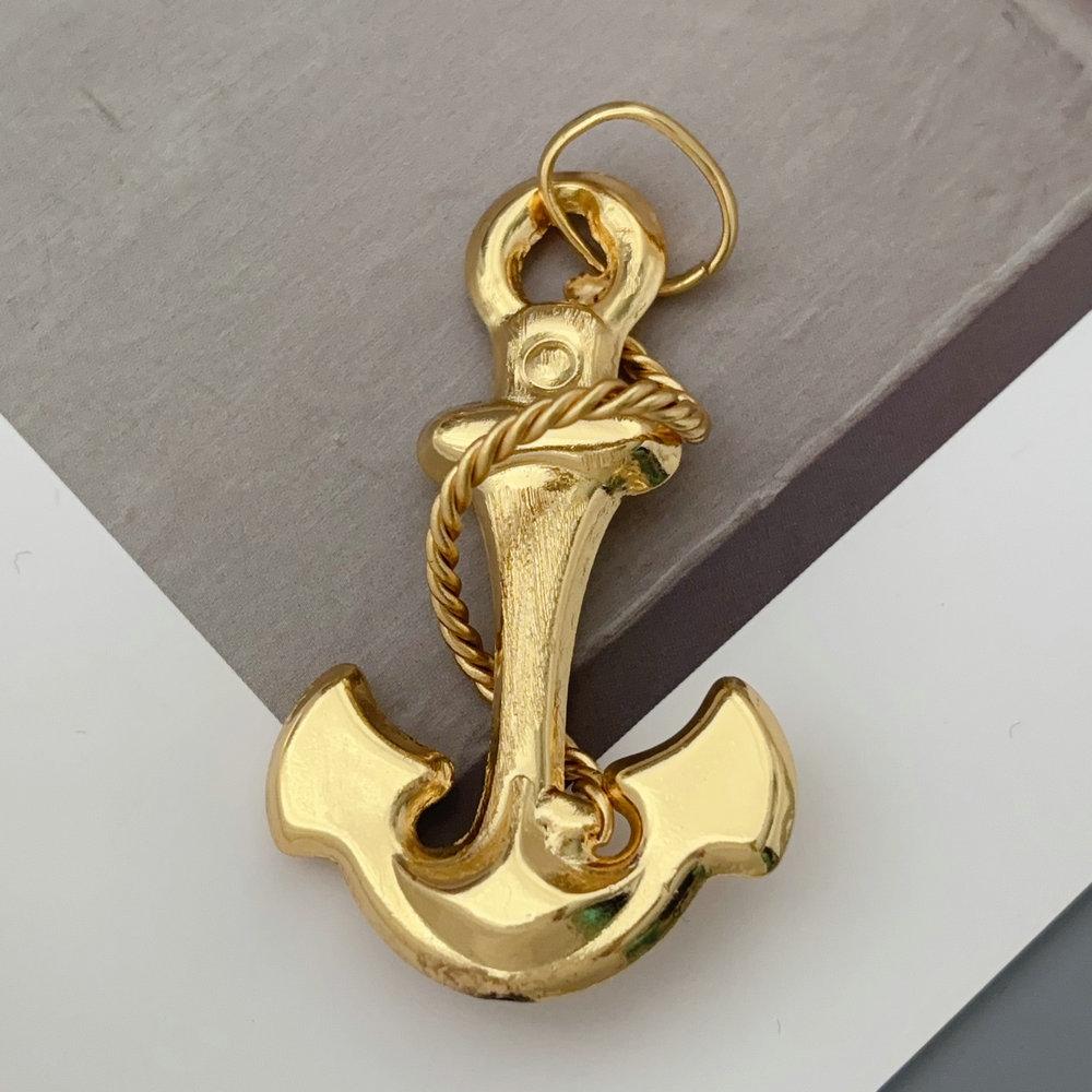 Metal anchor pendant