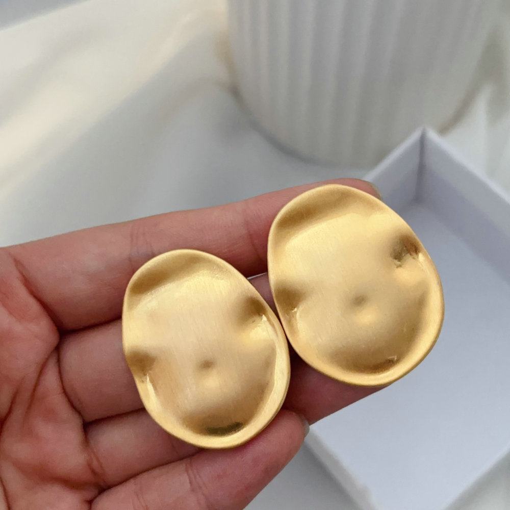 Metal oval earrings