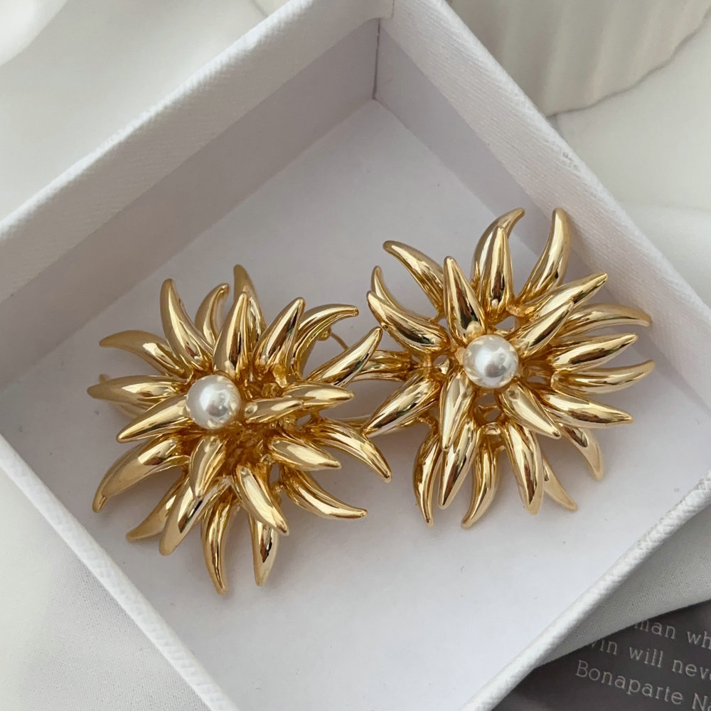 Metal flower earrings