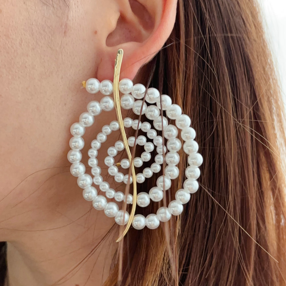 Glass pearl earrings