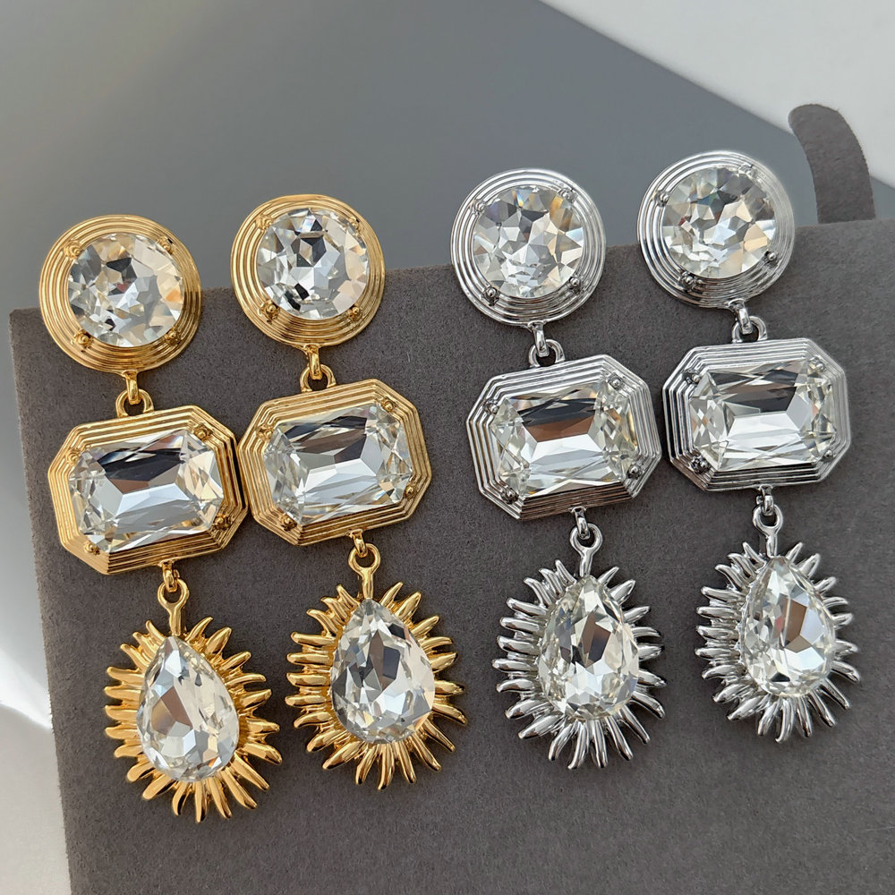 Metal crystal earrings