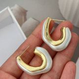 Oval pearl earrings