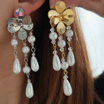 Pearl tassel flower earrings