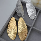 Metal fashion earrings