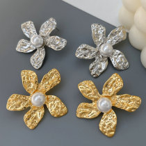 Metal flower earrings