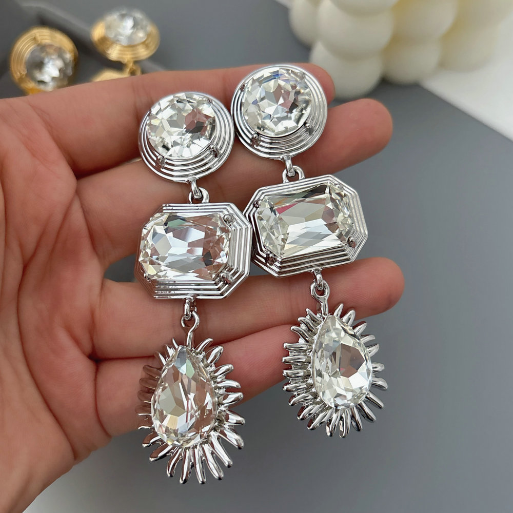 Metal crystal earrings
