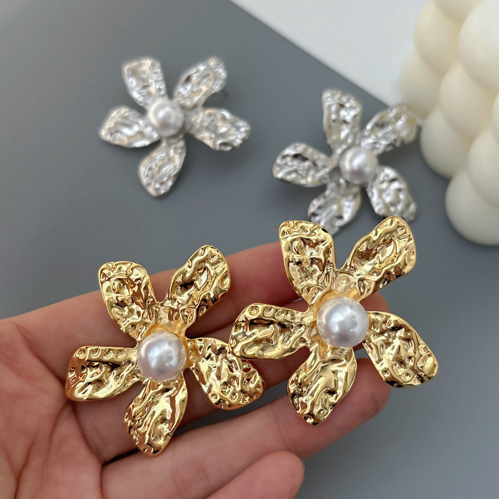 Metal flower earrings