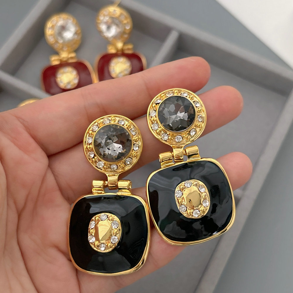 Enamel square earrings