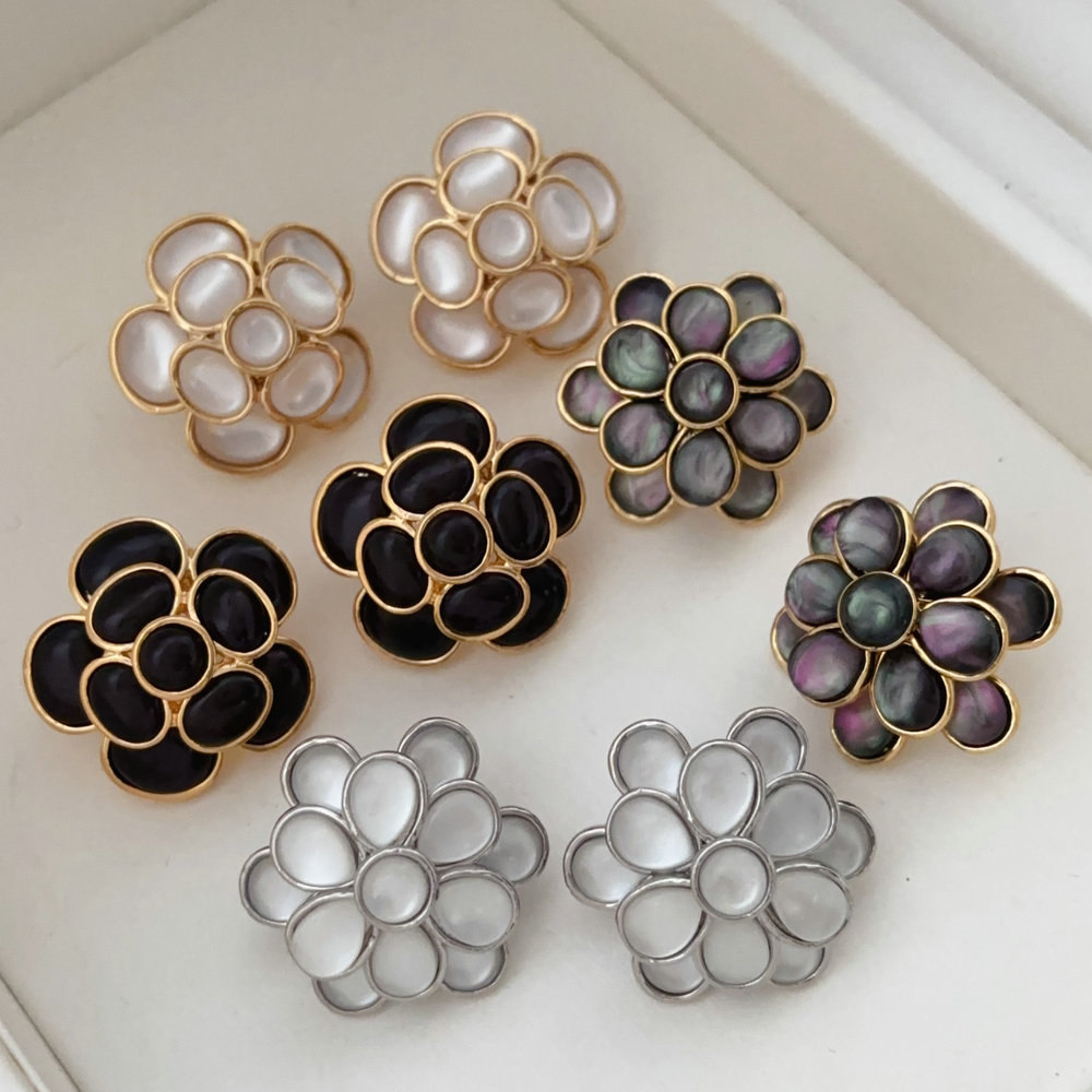 Flower earrings