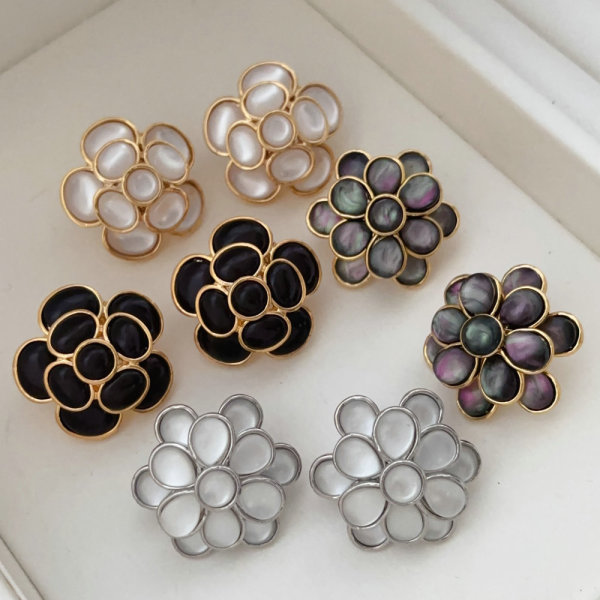 Flower earrings