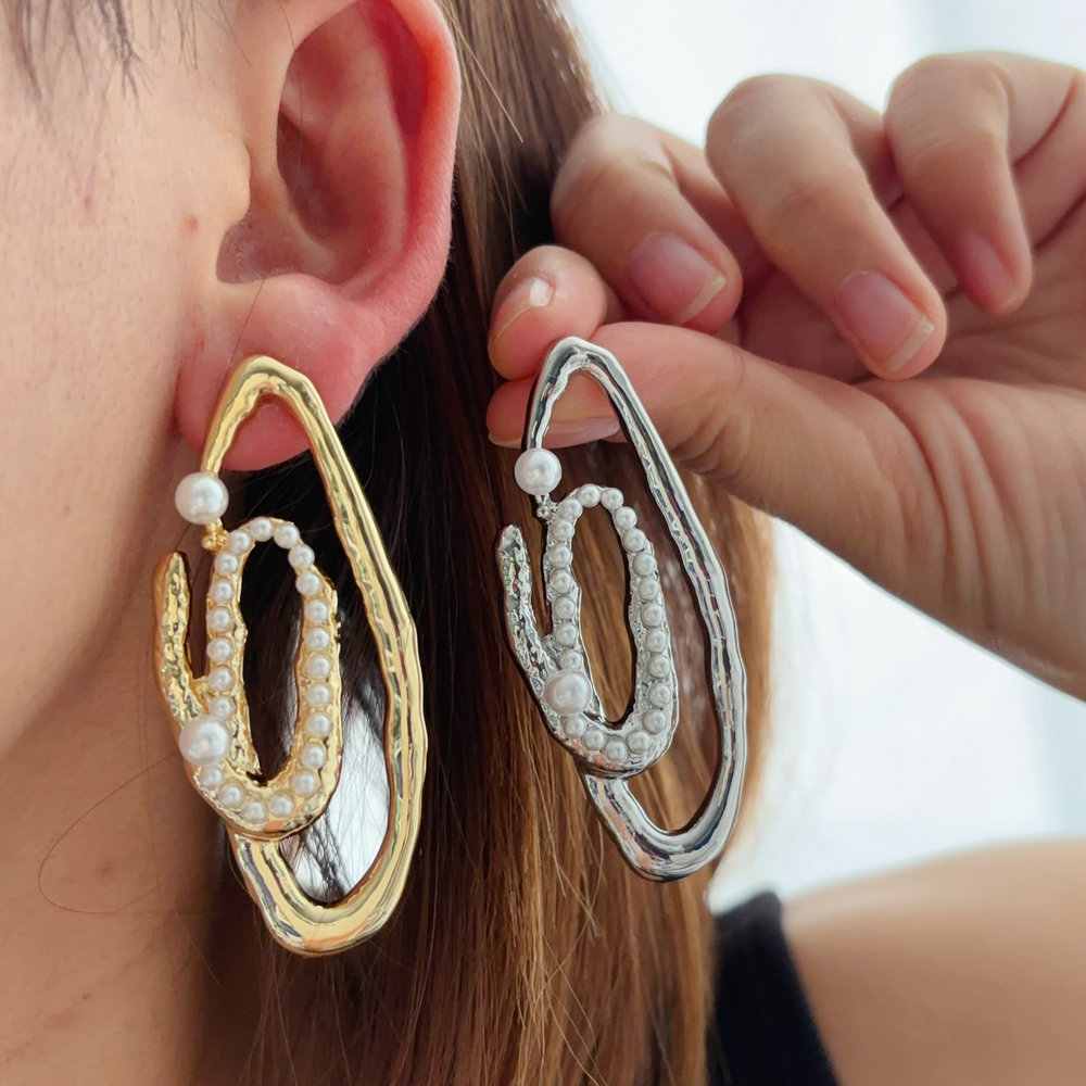 Chunky circle earrings