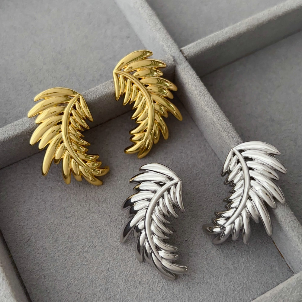 Metal leaf earrings