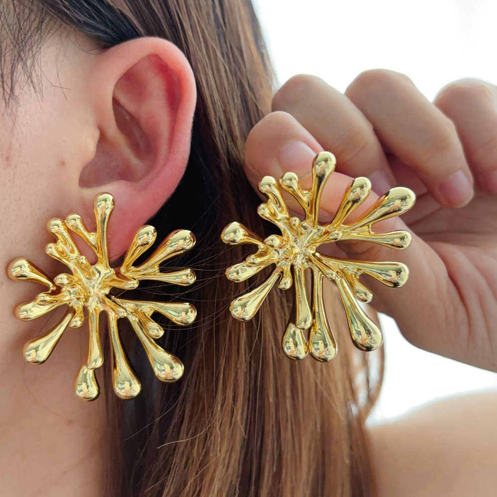 Metal chunky flower earrings