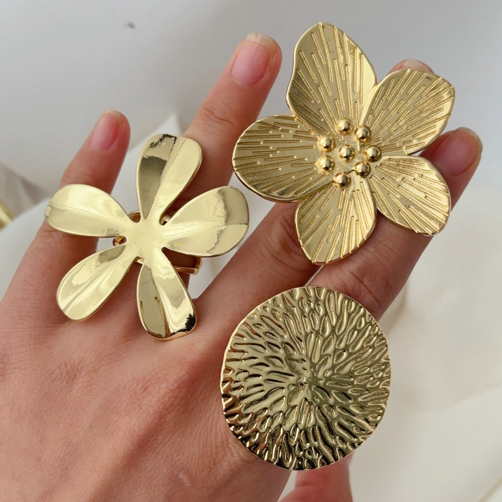 Metal star ring