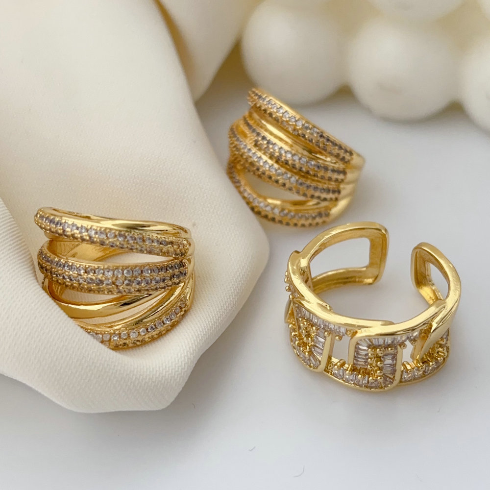 Pave twist ring