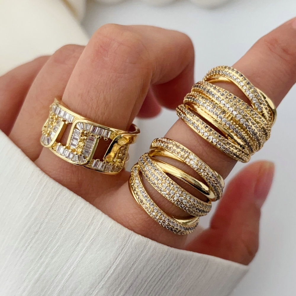 Pave twist ring