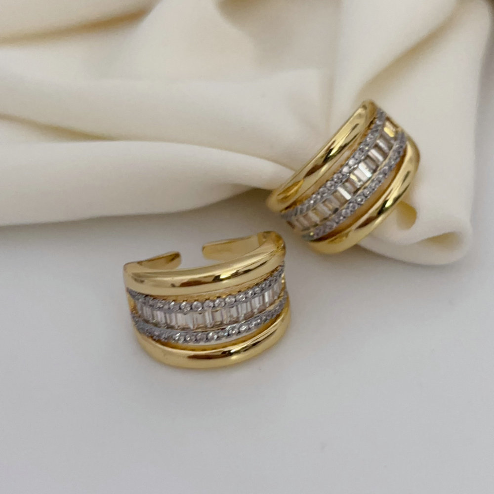 Pave two tone ring