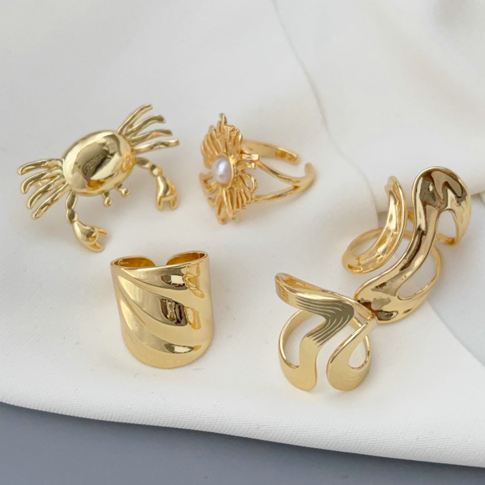 Metal crab ring