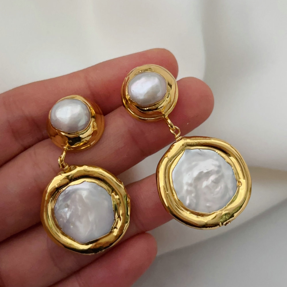 Fresh water pearl earrings