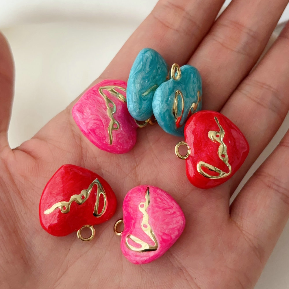 Enamel lover charm