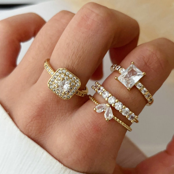 Zircon fashion ring