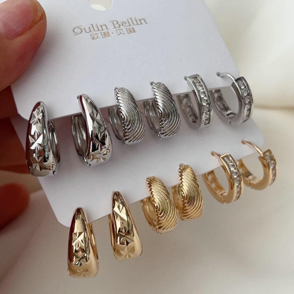 Set hoop earrings