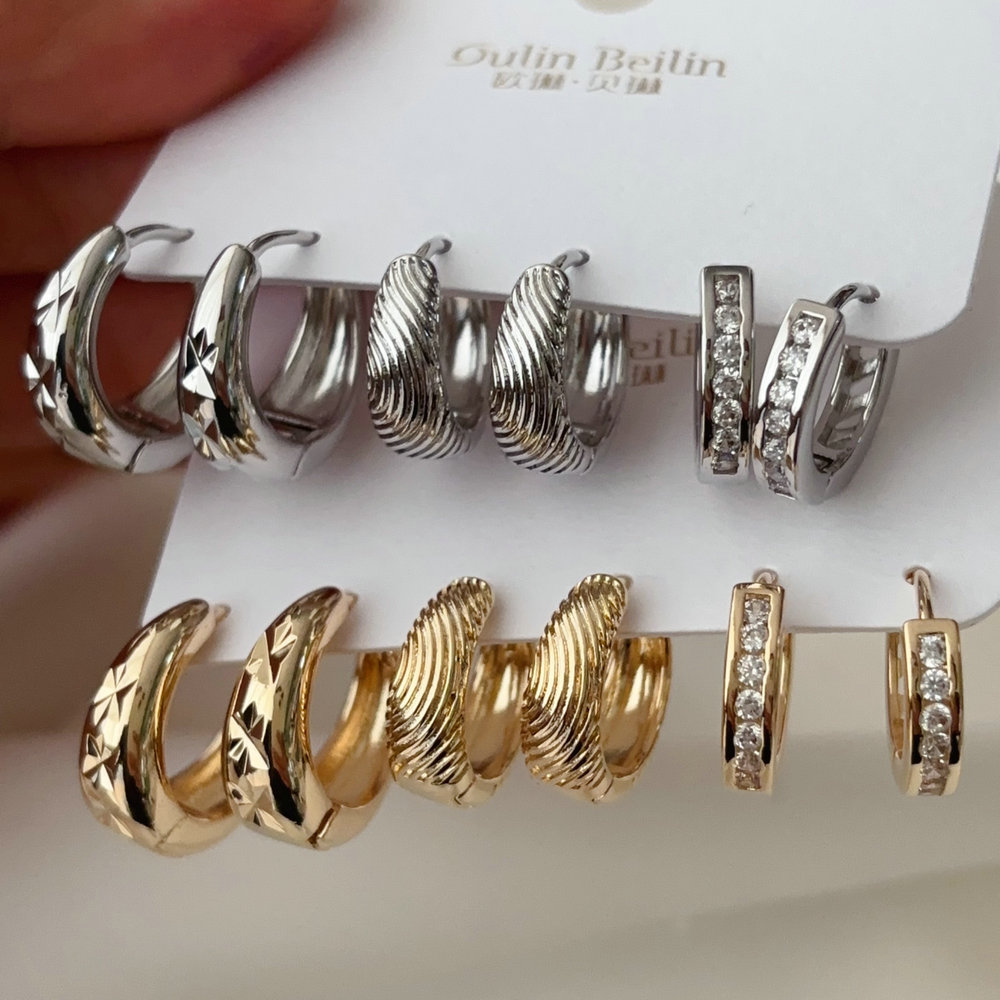 Set hoop earrings