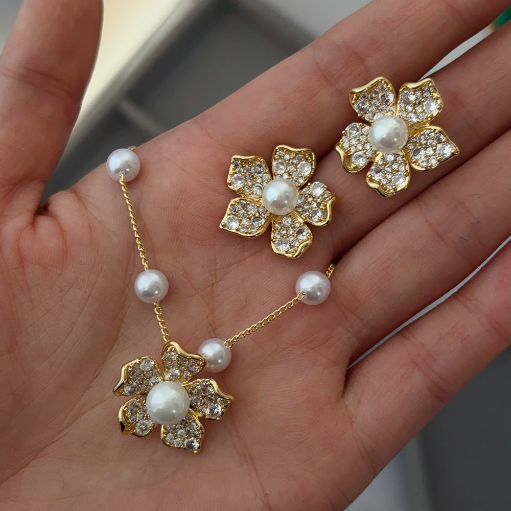 Pave zircon flower set earrings