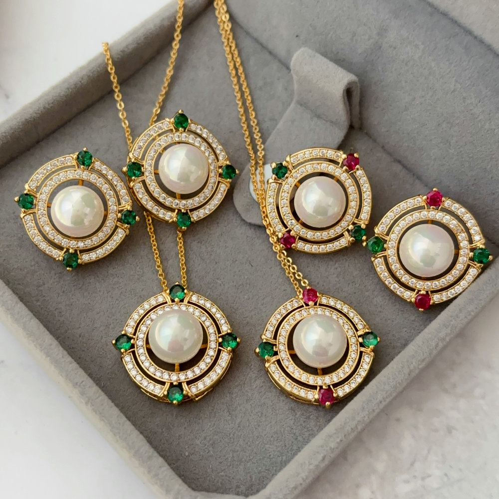 Pearl set earrings
