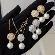 Pearl set earrings