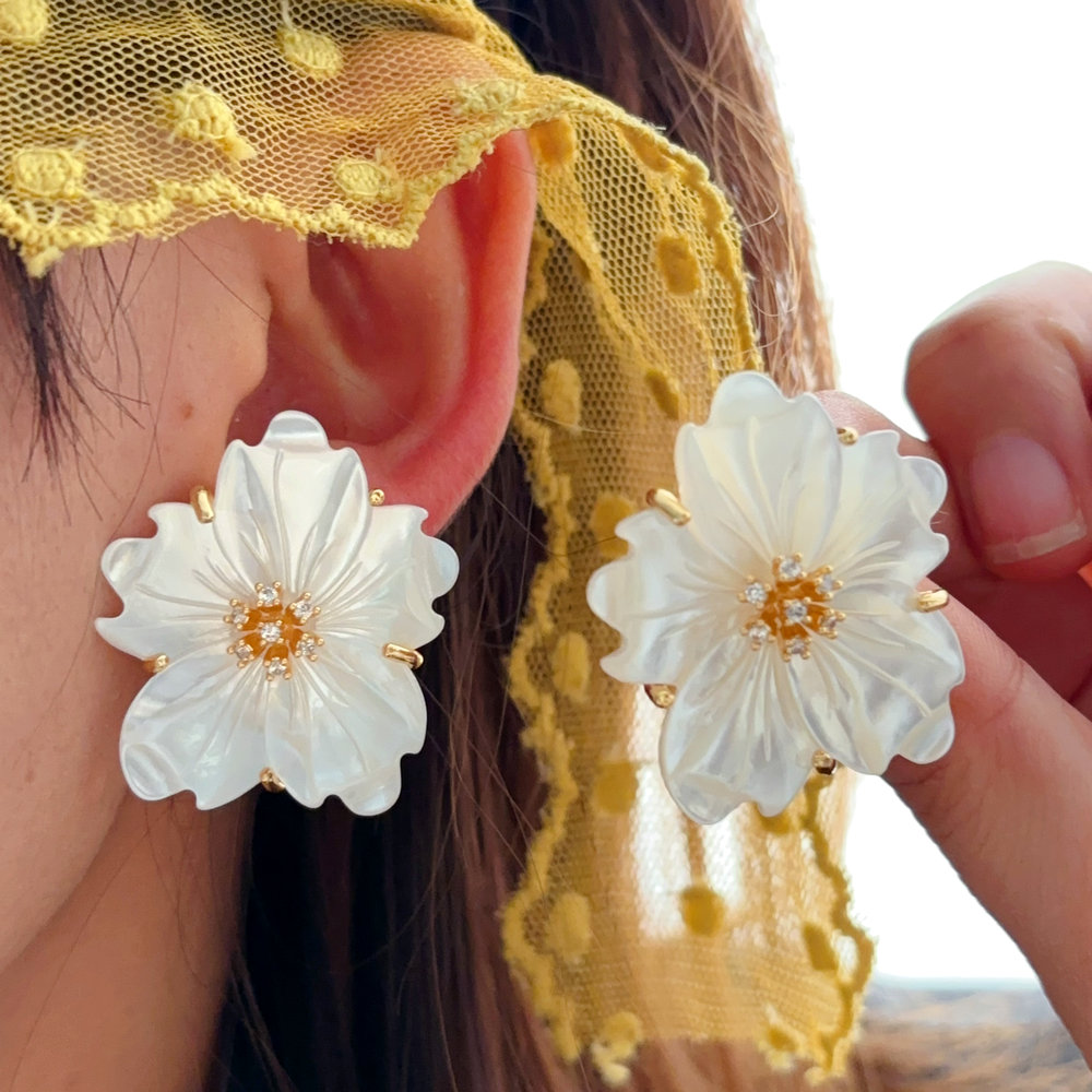 Nature shell flower earrings