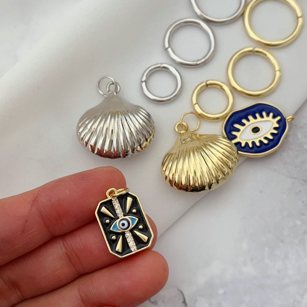Diy circle clasp charm