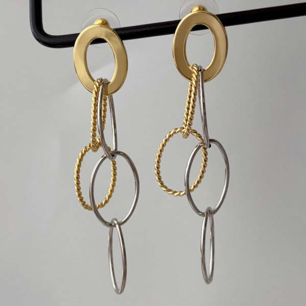 Metal fashion chain earrings