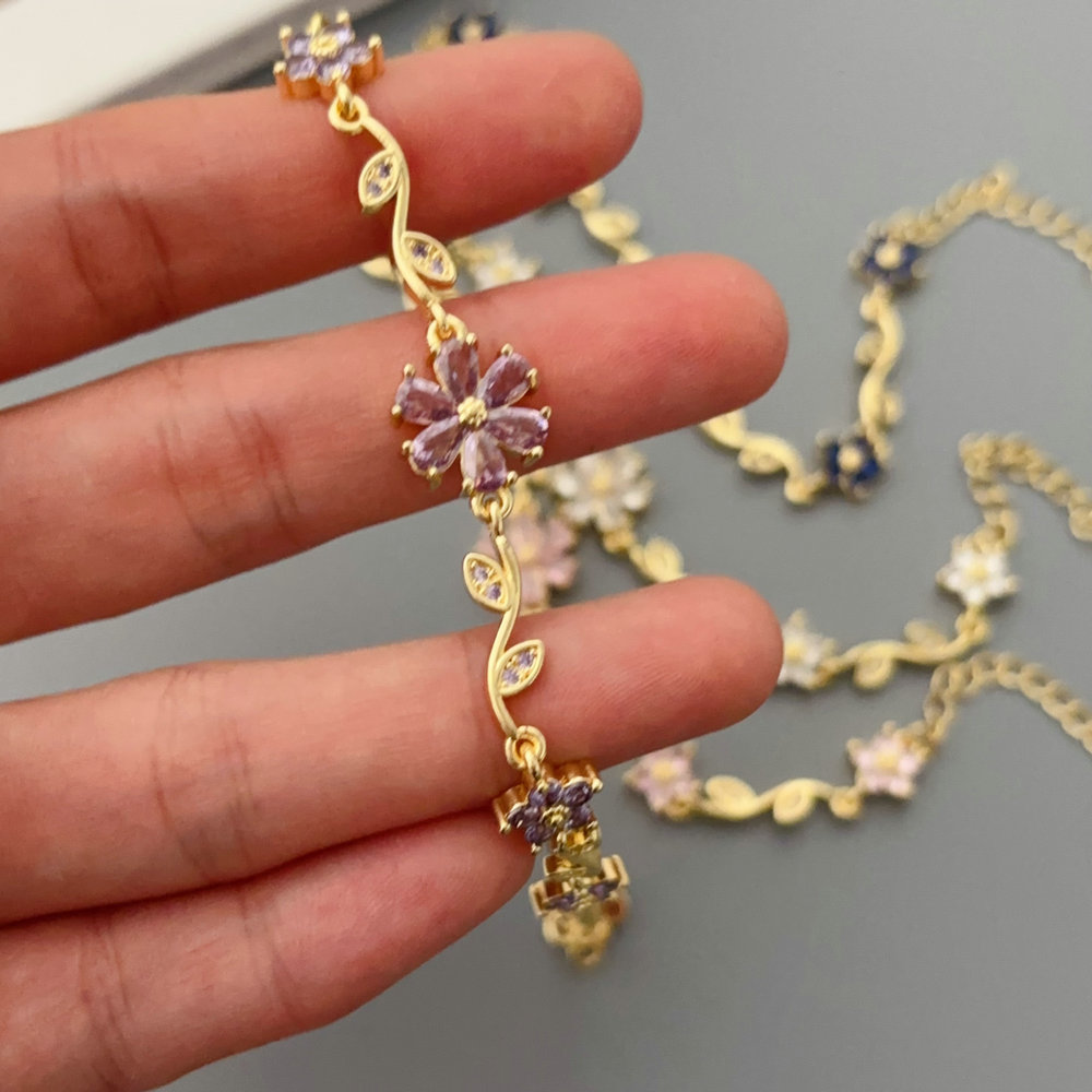 Pave zircon flower bracelet
