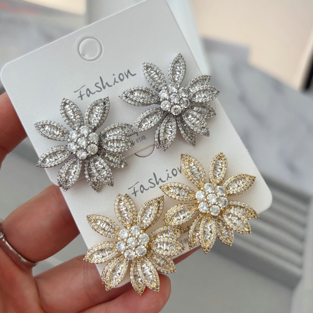 Chunky zircon flower earrings