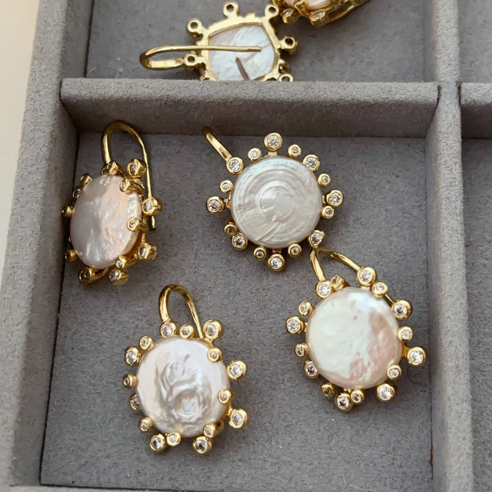 Fresh water pearl earrings