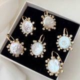 Fresh water pearl earrings
