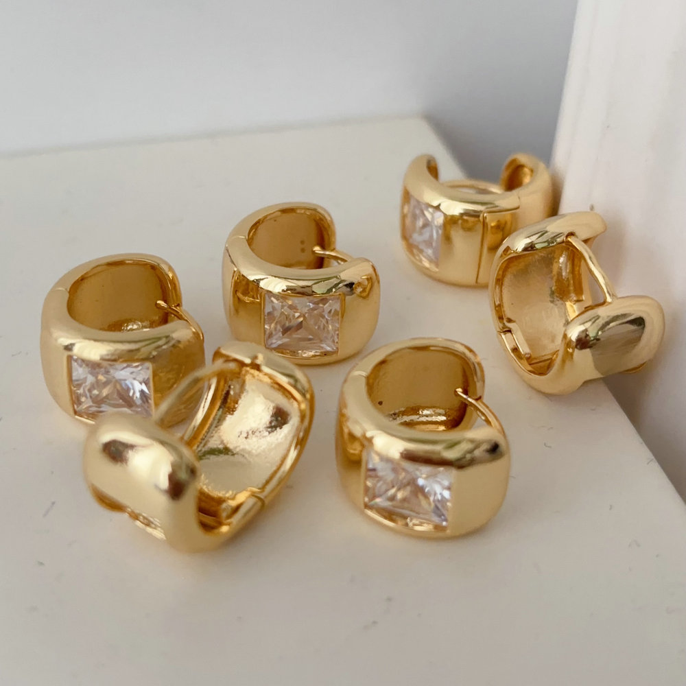Pave zircon fashion hoop