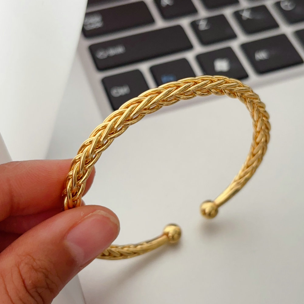 metal twist bangle