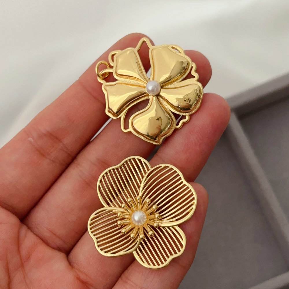 Flower charm