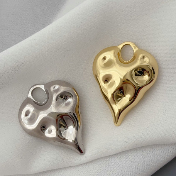 Metal heart charm