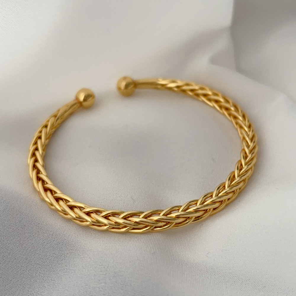 metal twist bangle