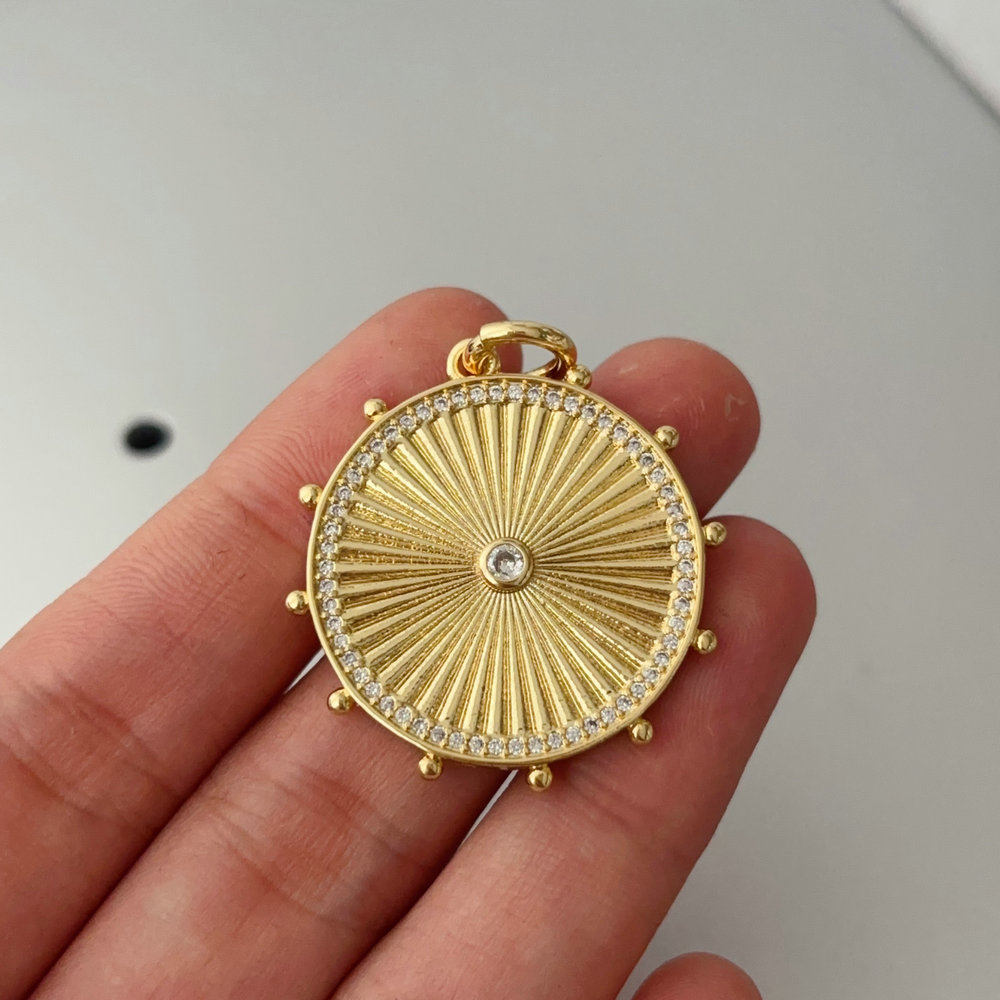 Round charm