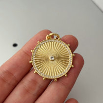Round charm