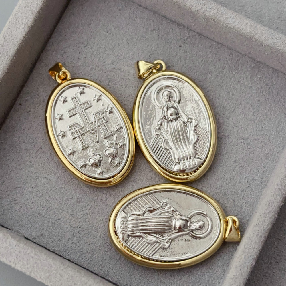 Two tone oval shape pendant