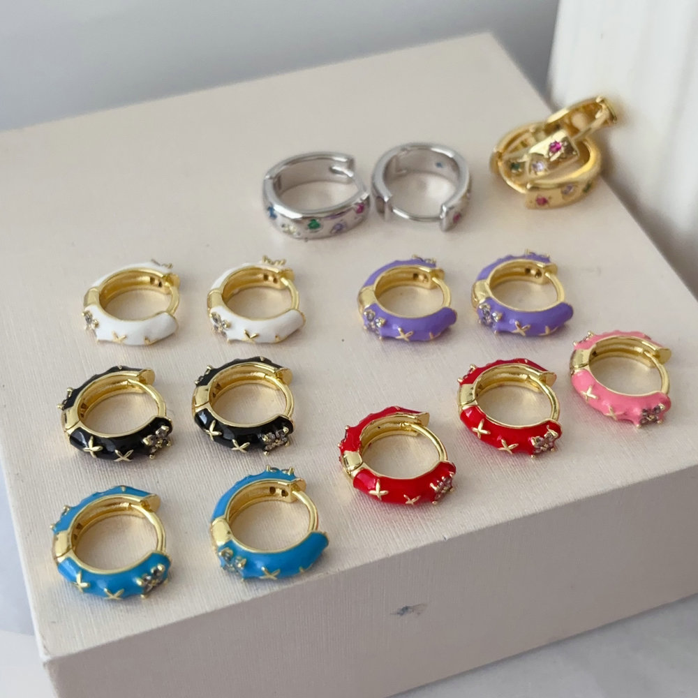 Enamel round shape earrings