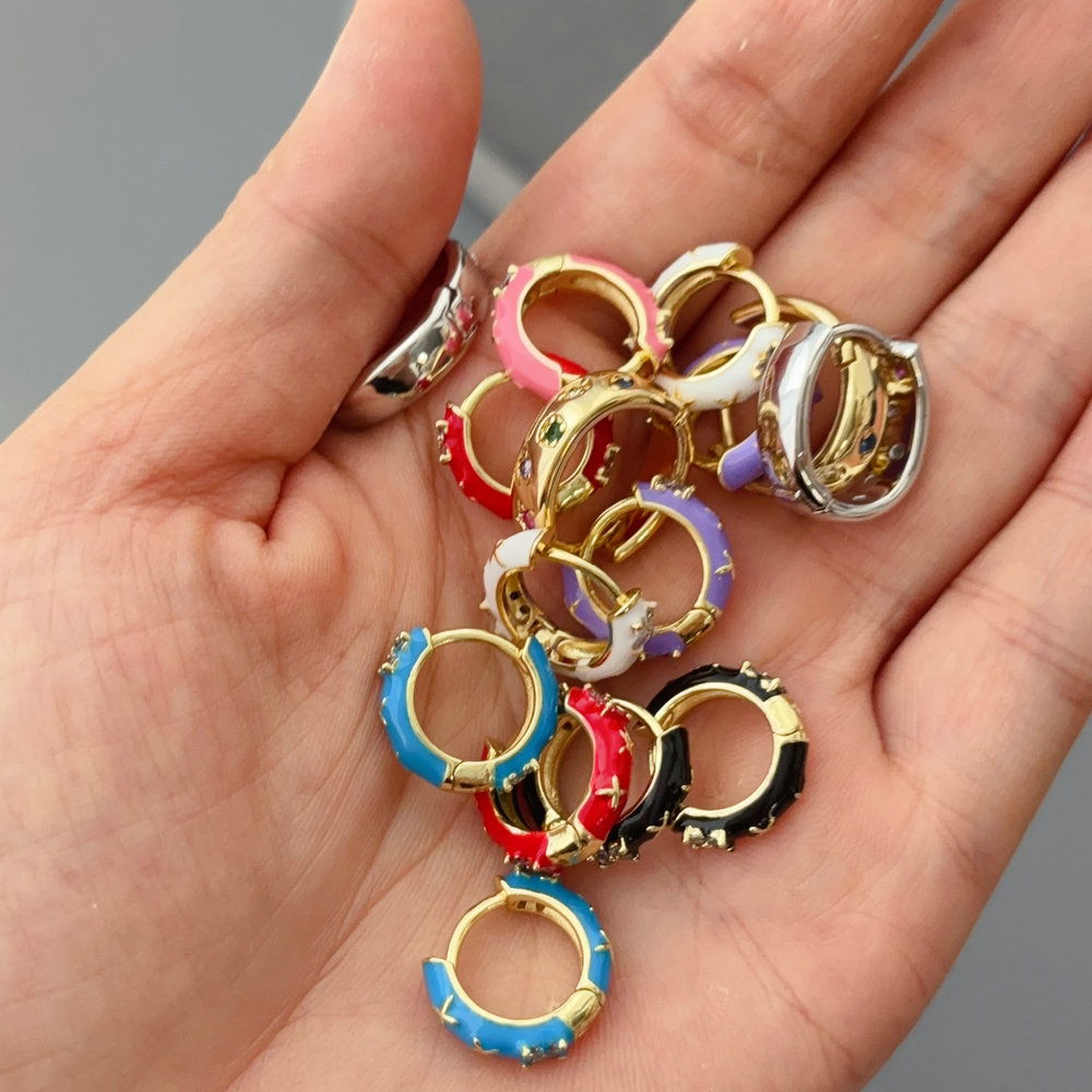 Enamel round shape earrings