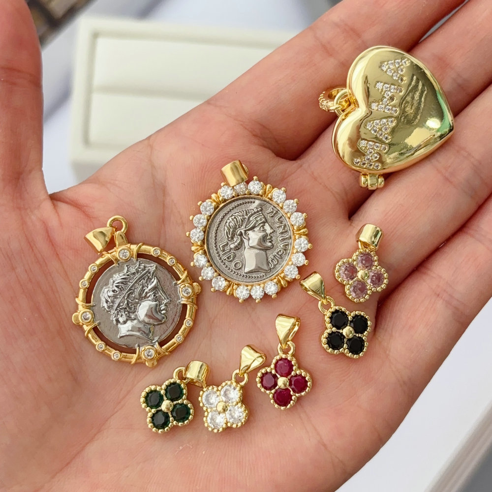 Clover charm