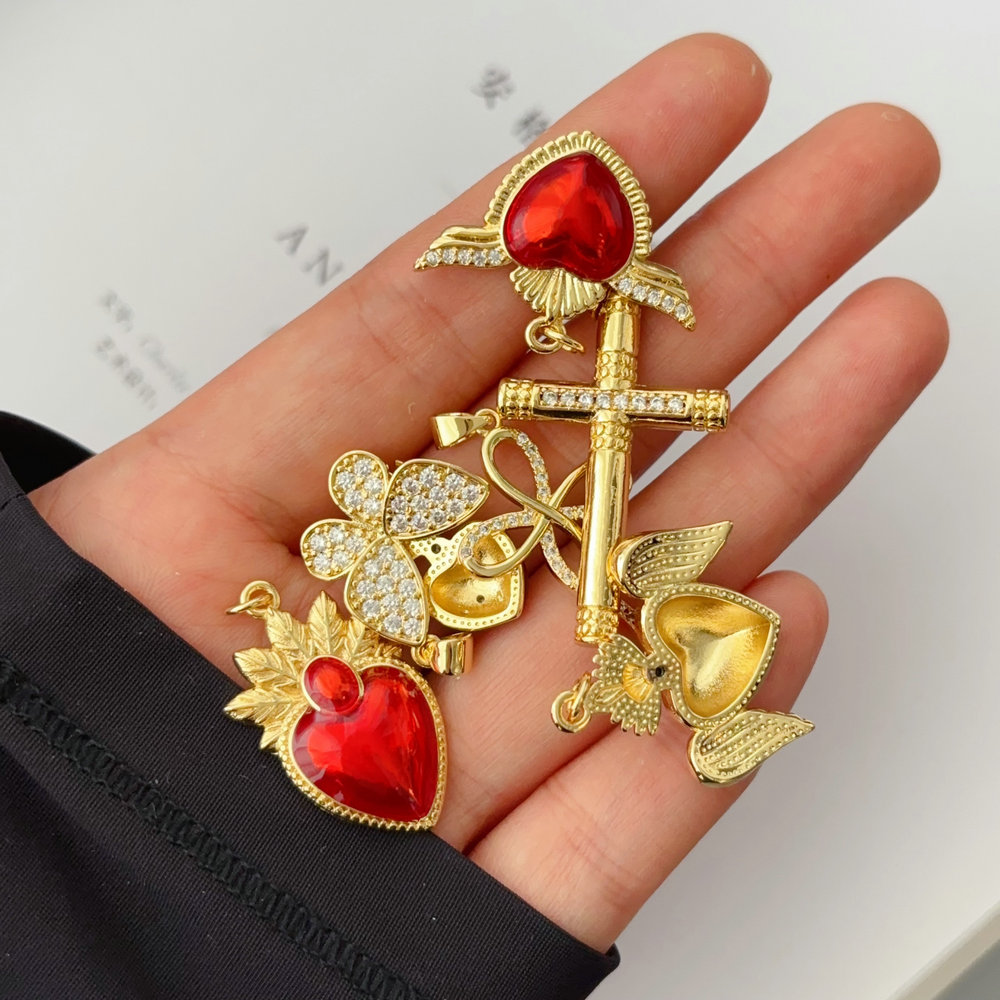 Red enamel heart charm